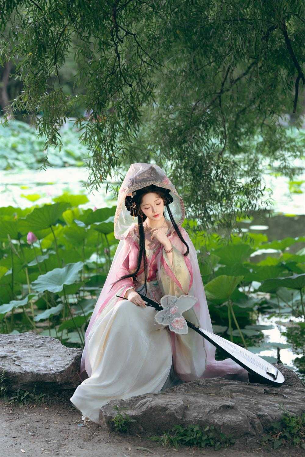 雯妹不讲道理 - 祝您中秋快乐owo [20P/156M]（2）